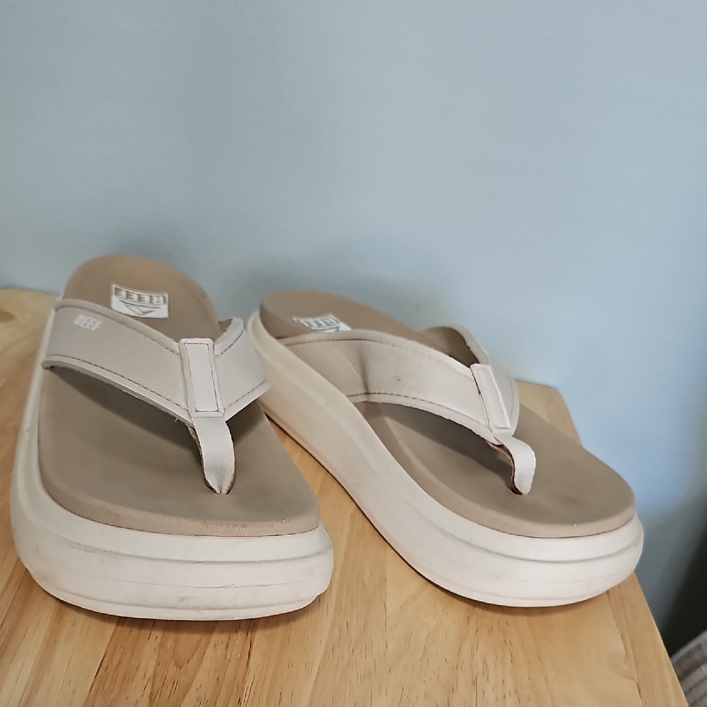 Reef Beige Platform Flip Flops - Picture 6 of 7